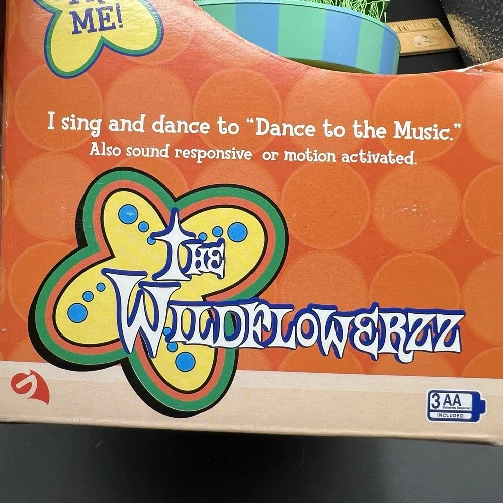 Gemmy Animated WILDFLOWERZZ Dance To The Music Purple Pink Dancing Flower Pot